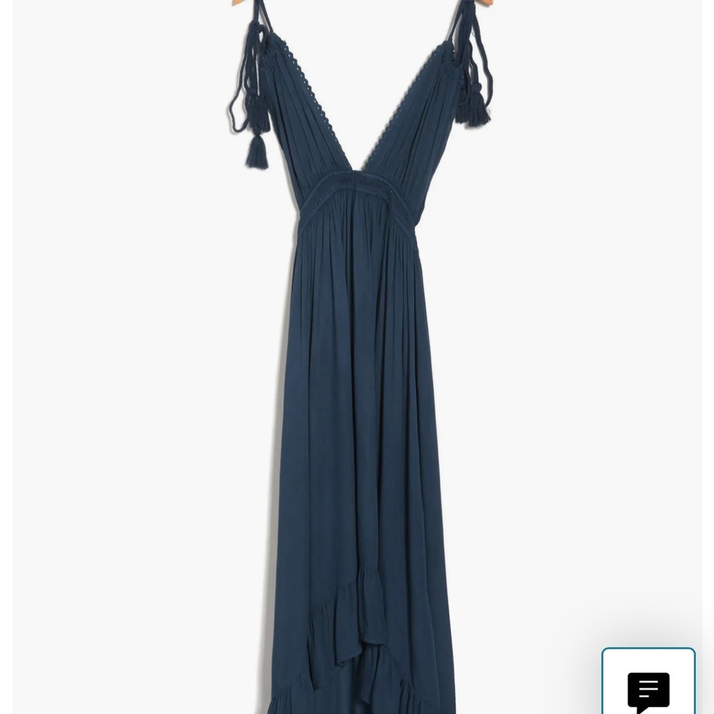 Elegant Blue Maxi Dress with Textured Fabric - Picture 5 of 8